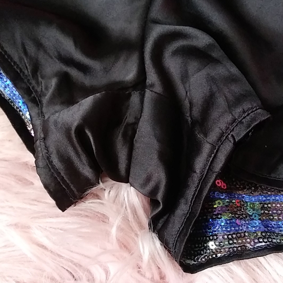 Shorts - Picture 11 of 14